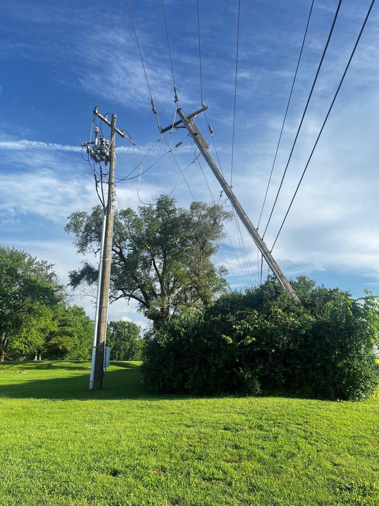 Duke Energy crews restore power to more than 73,000 after severestorms in Indiana